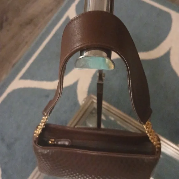 Bally Quilted Brown Lambskin Leather Shoulder Bag with Gold Chain - Picture 2 of 9